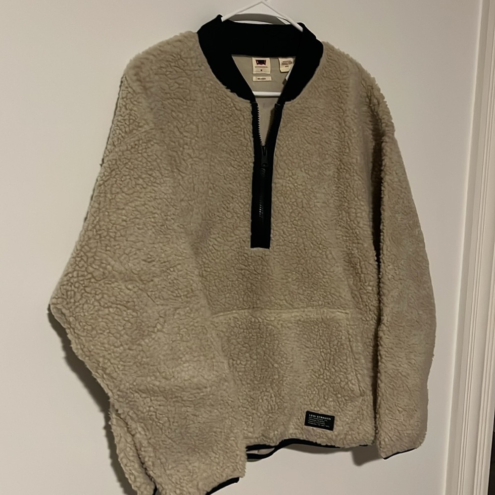 Levi’s Oversized Sherpa Pullover, NWT